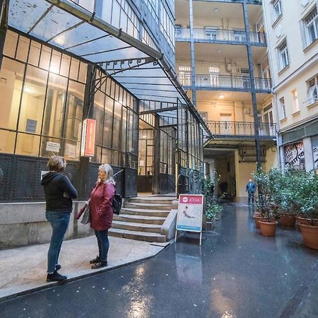 Maria Boutique Suits Budapest Eksteriør bilde