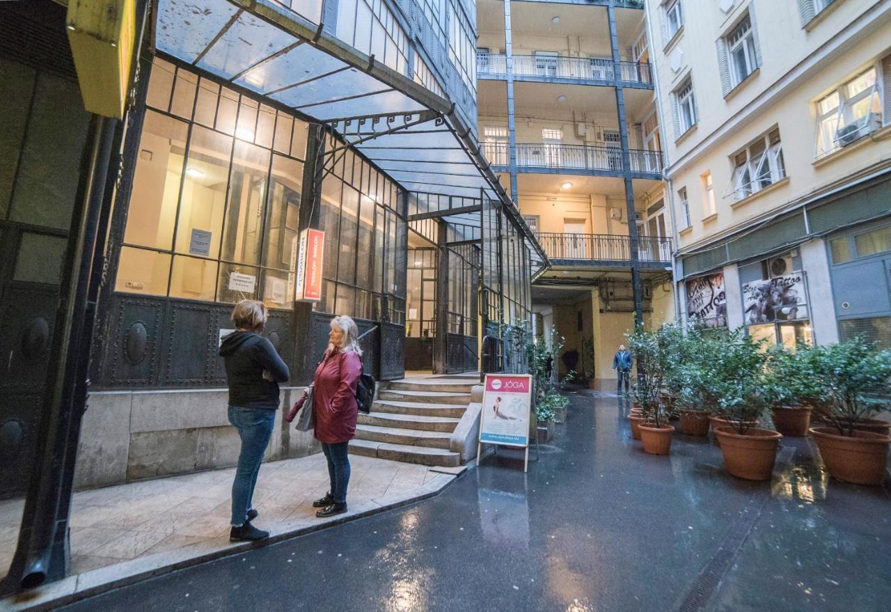 Maria Boutique Suits Budapest Eksteriør bilde